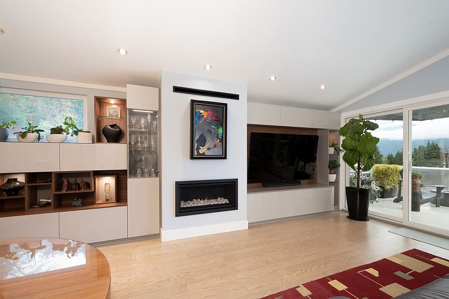 1912 Cliffwood Road North Vancouver, BC - 9