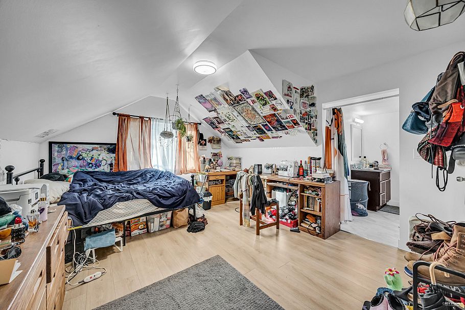 2079 W 46th Avenue Vancouver, BC - 20