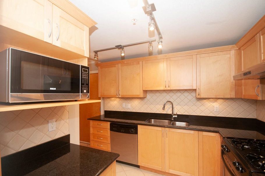 302 2015 TRAFALGAR, Vancouver BC V6K 3S5 Vancouver, BC - 19