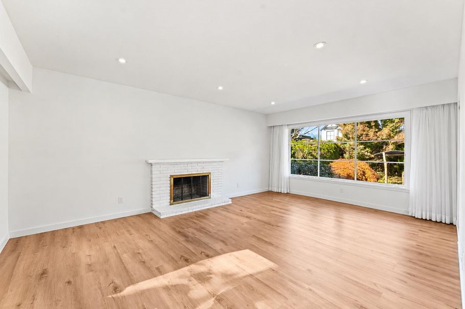 915 Wentworth Avenue North Vancouver, BC - 4