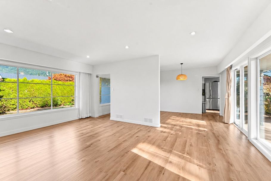915 Wentworth Avenue North Vancouver, BC - 8