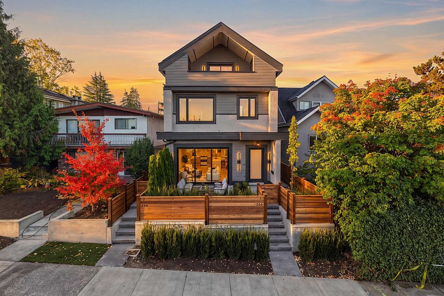 1 266 E 38 Avenue Vancouver, BC - 1