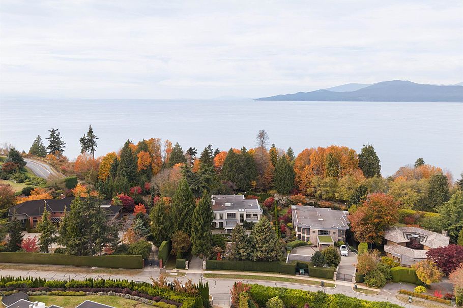 5795 Newton Wynd Vancouver, BC - 2