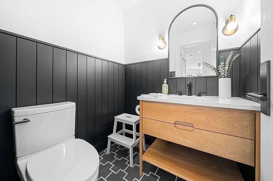 1 224 W 16th Street North Vancouver, BC - 14