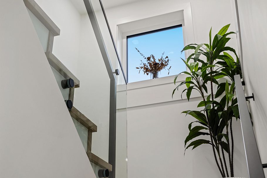 1 3344 Adanac Street Vancouver, BC - 25