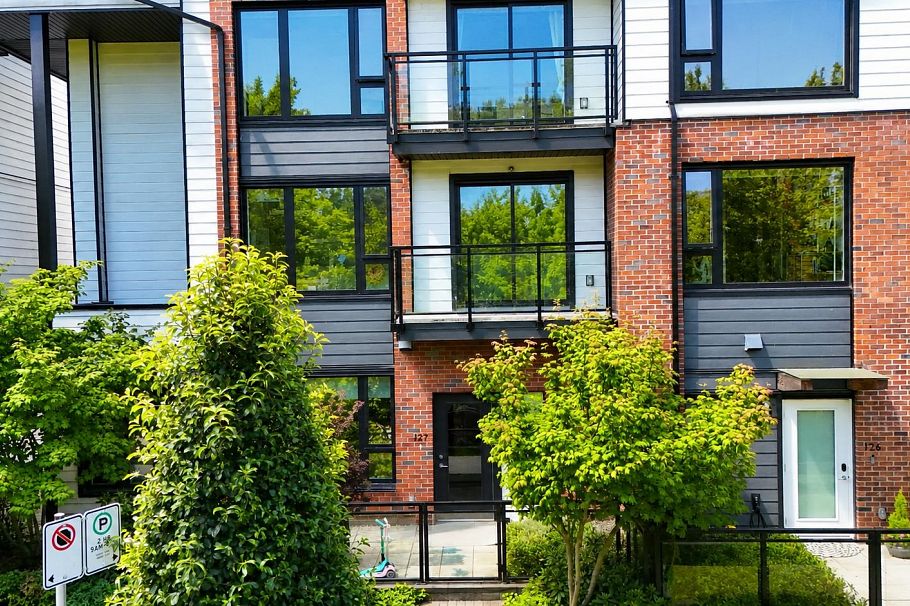 127 525 E 2nd Street North Vancouver, BC - 2