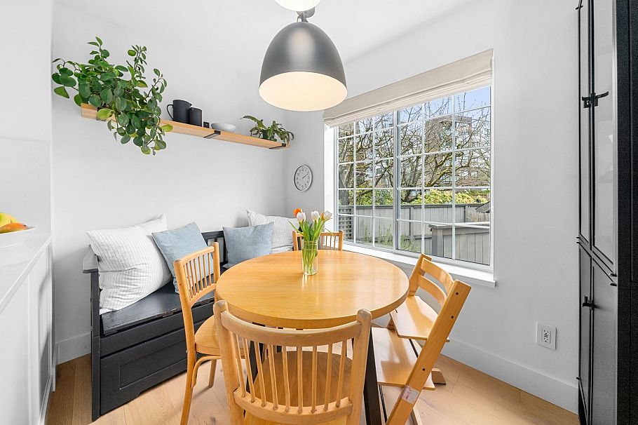 1 224 W 16th Street North Vancouver, BC - 13