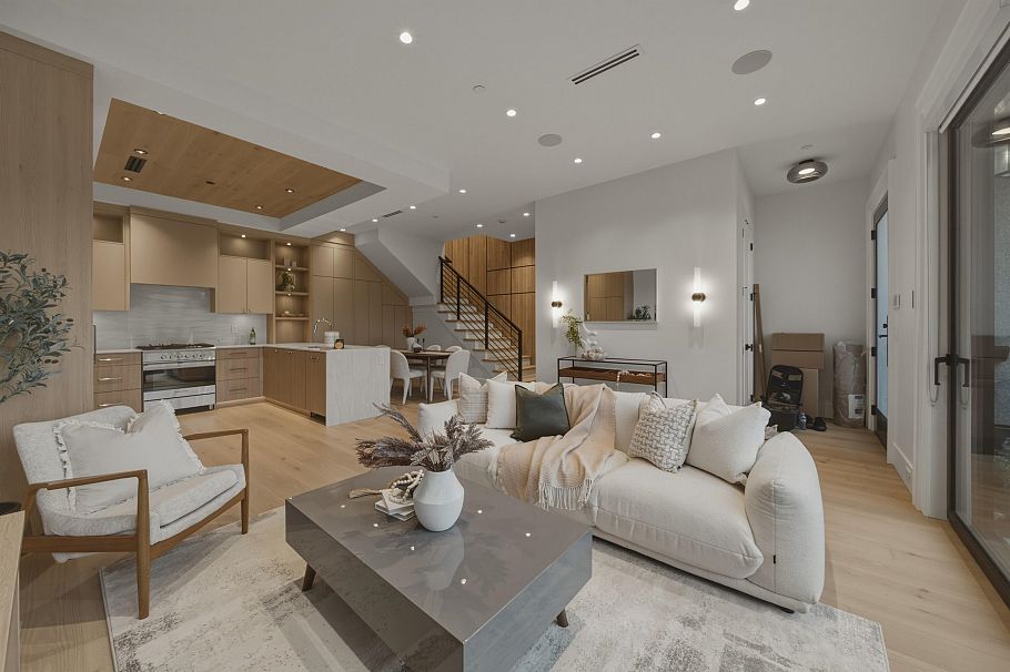 1 266 E 38 Avenue Vancouver, BC - 6