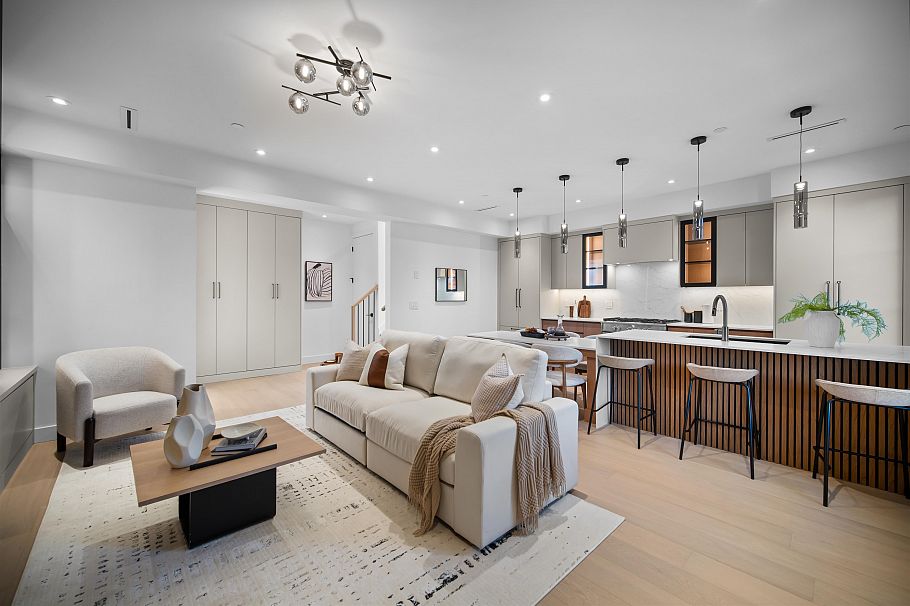 1 6879 Quebec Street Vancouver, BC - 3