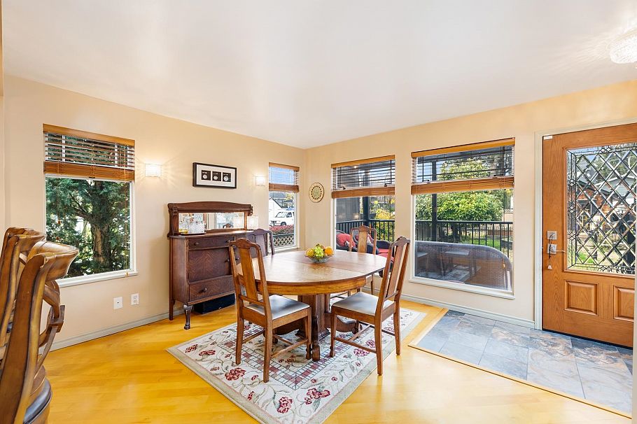 402 E 13th Street North Vancouver, BC - 7
