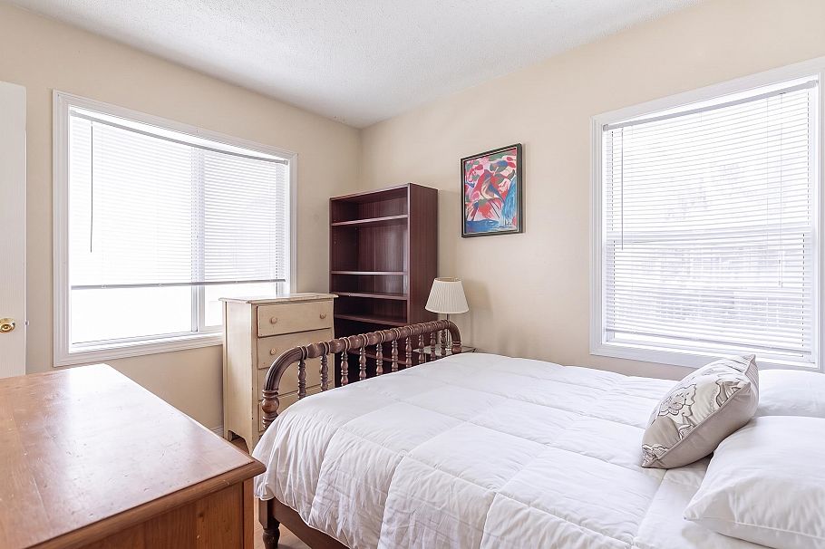 380 E 58th Avenue Vancouver, BC - 16