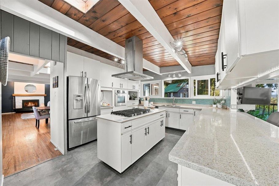 2363 Windridge Drive North Vancouver, BC - 24
