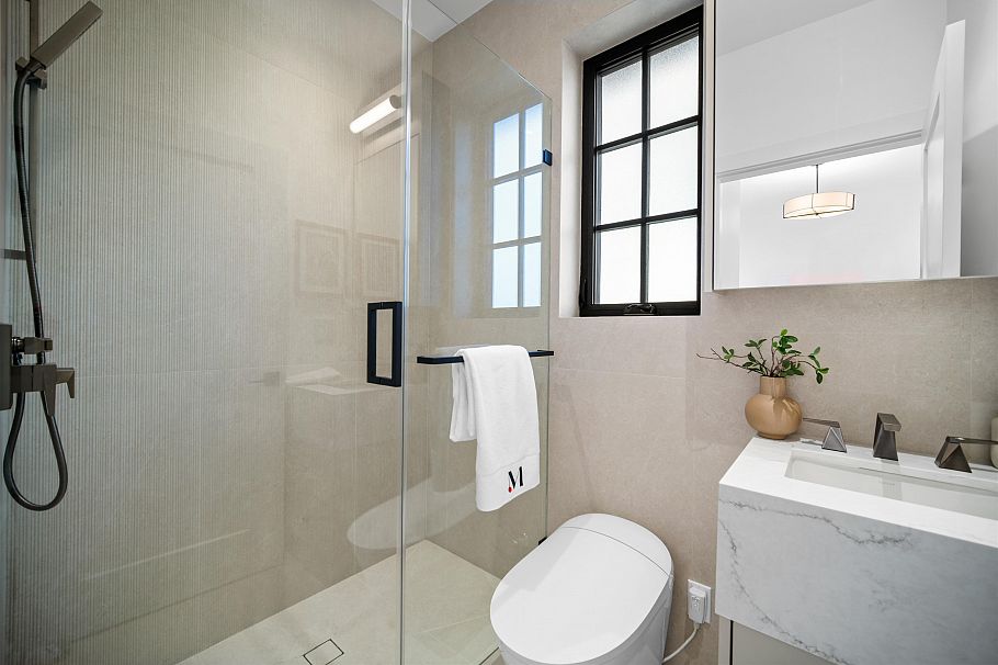 1 6879 Quebec Street Vancouver, BC - 14