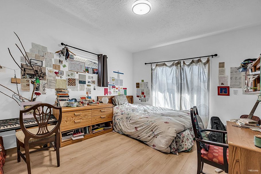 2079 W 46th Avenue Vancouver, BC - 5