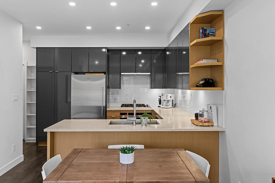 302 2528 Collingwood Street Vancouver, BC - 14