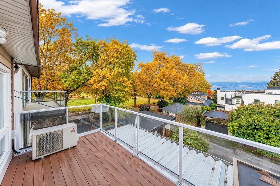 3191 W 23rd Avenue Vancouver, BC - 36