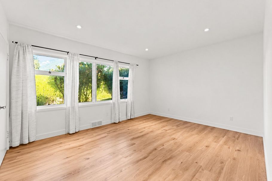 915 Wentworth Avenue North Vancouver, BC - 22