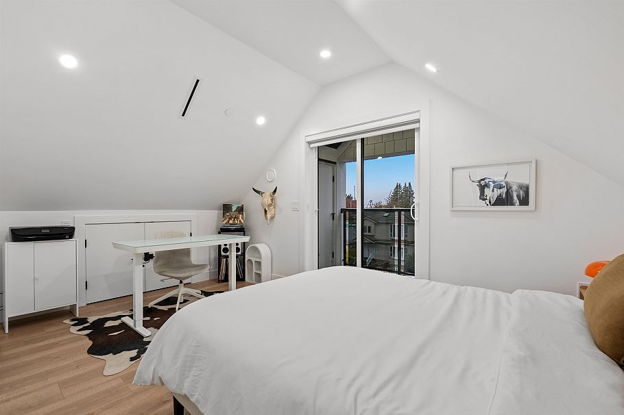1 3344 Adanac Street Vancouver, BC - 27