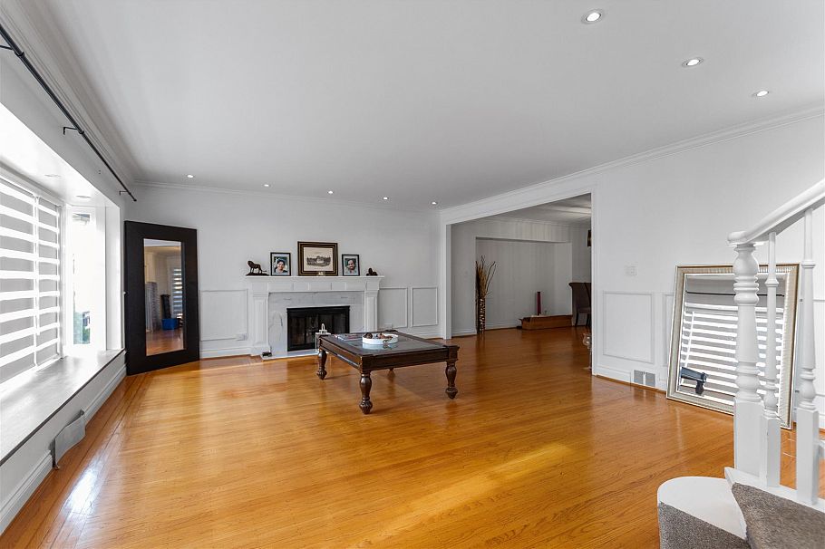 1195 W 50th Avenue Vancouver, BC - 2