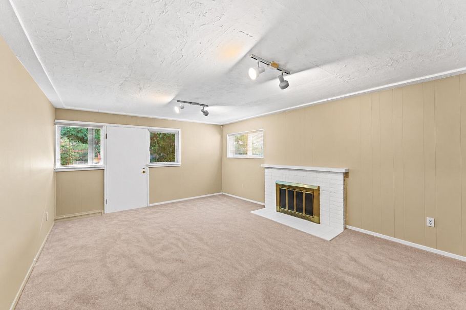 915 Wentworth Avenue North Vancouver, BC - 29