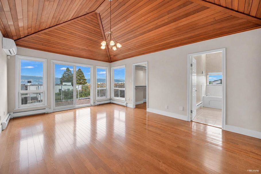 3191 W 23rd Avenue Vancouver, BC - 24