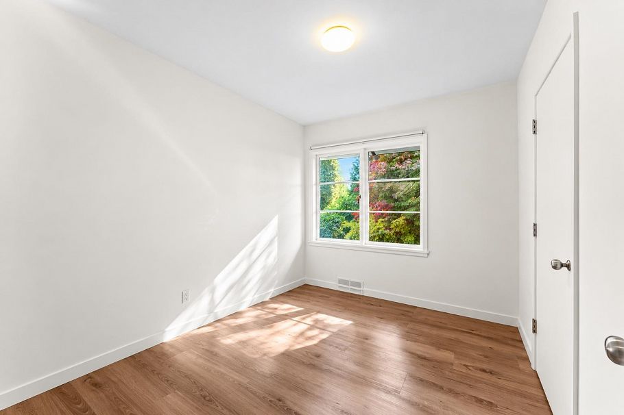 915 Wentworth Avenue North Vancouver, BC - 24