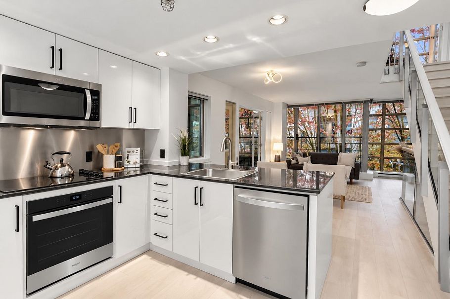 311 1255 Seymour Street Vancouver, BC - 11