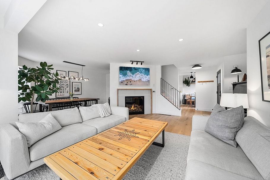 1 224 W 16th Street North Vancouver, BC - 5