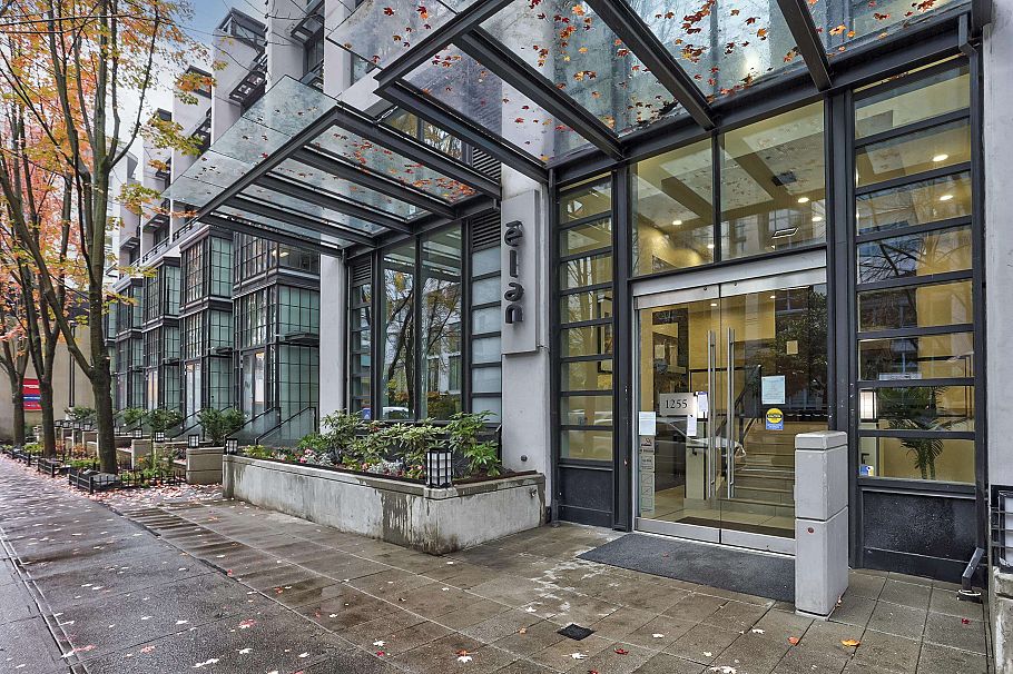 311 1255 Seymour Street Vancouver, BC - 1