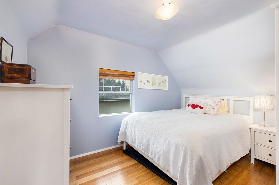 402 E 13th Street North Vancouver, BC - 14