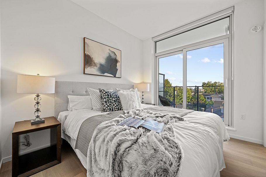 203 8486 Oak Street Vancouver, BC - 8