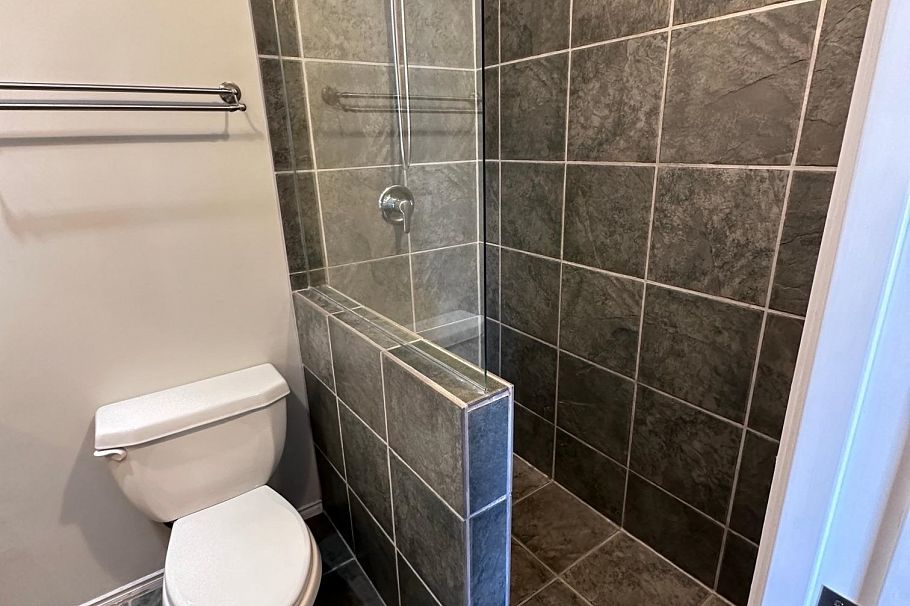 306 1345 W 4th Avenue Vancouver, BC - 18