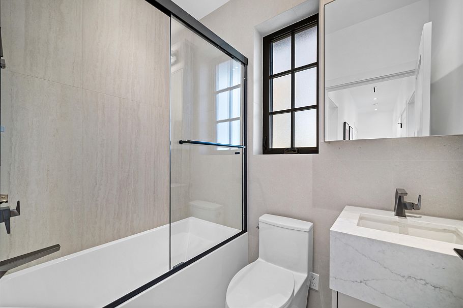 1 6879 Quebec Street Vancouver, BC - 13