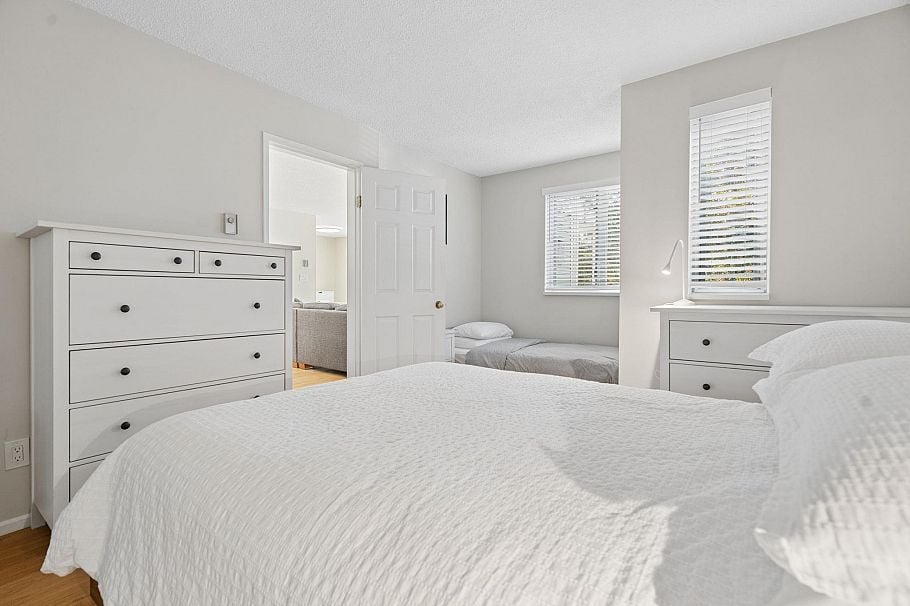 13 1949 W 8th Avenue Vancouver, BC - 14