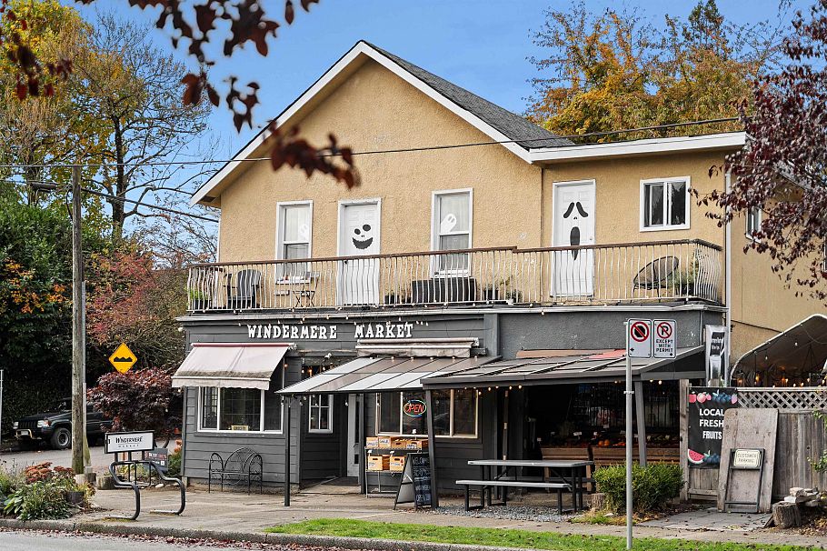 1 3344 Adanac Street Vancouver, BC - 37