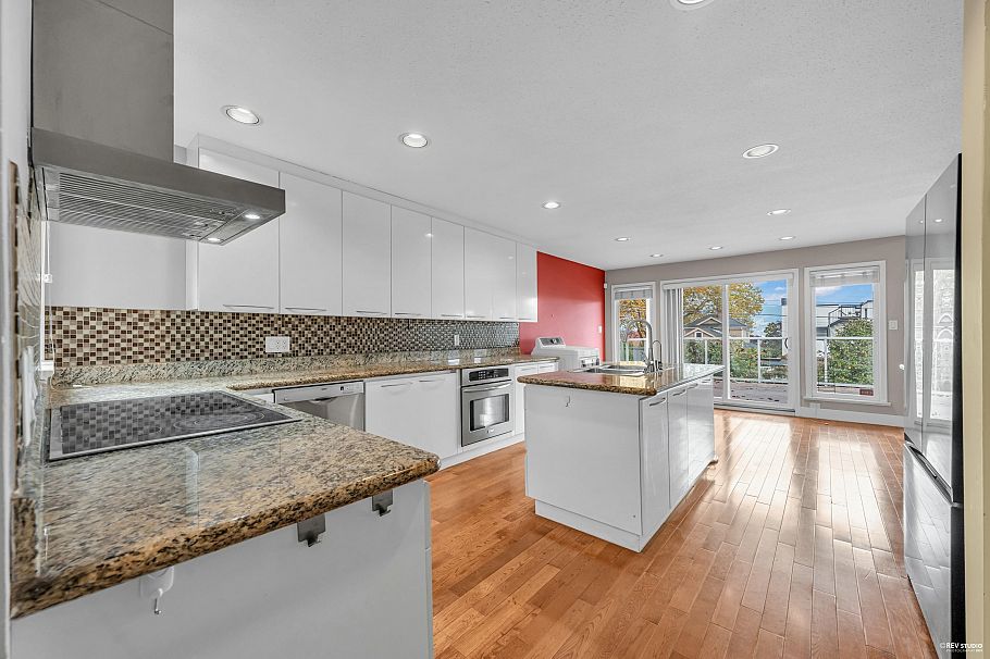 3191 W 23rd Avenue Vancouver, BC - 20