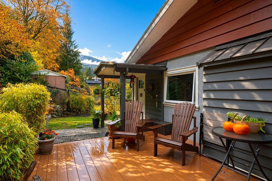 1912 Cliffwood Road North Vancouver, BC - 25