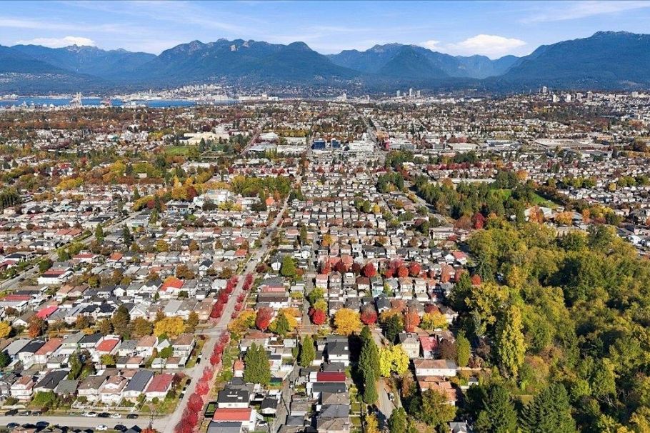 4205 Atlin Street Vancouver, BC - 31