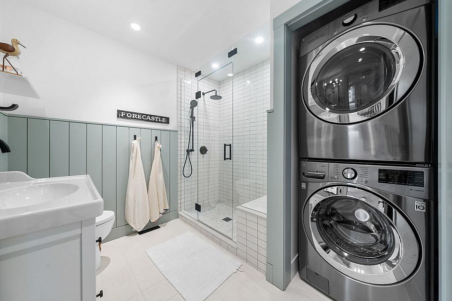 1 224 W 16th Street North Vancouver, BC - 21
