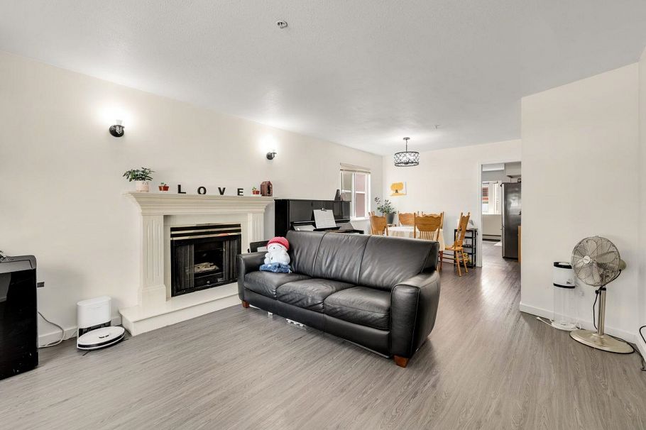 2038 E 26th Avenue Vancouver, BC - 4