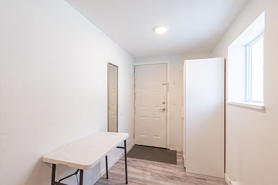 380 E 58th Avenue Vancouver, BC - 13