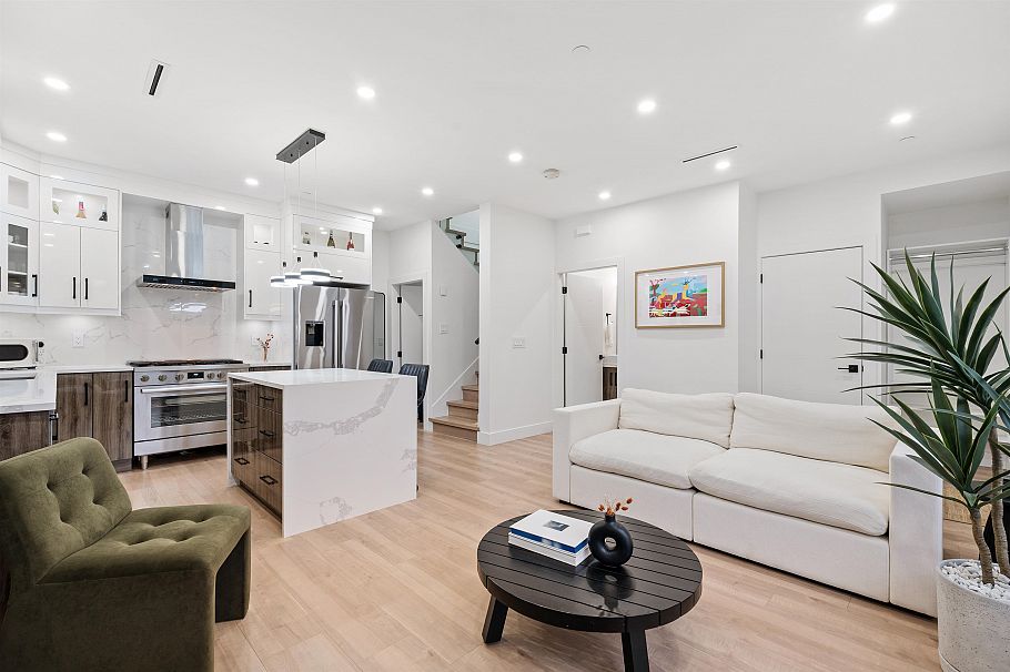 1 3344 Adanac Street Vancouver, BC - 9
