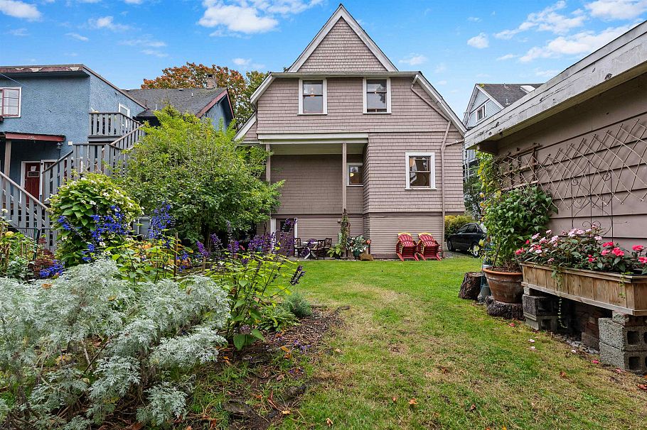 2315 W 6th Avenue Vancouver, BC - 14