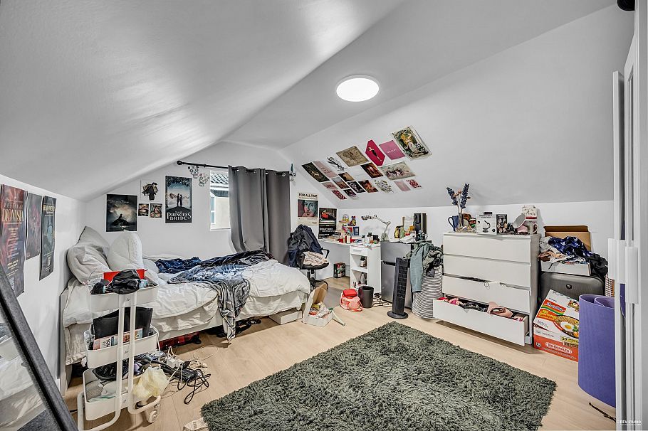 2079 W 46th Avenue Vancouver, BC - 22