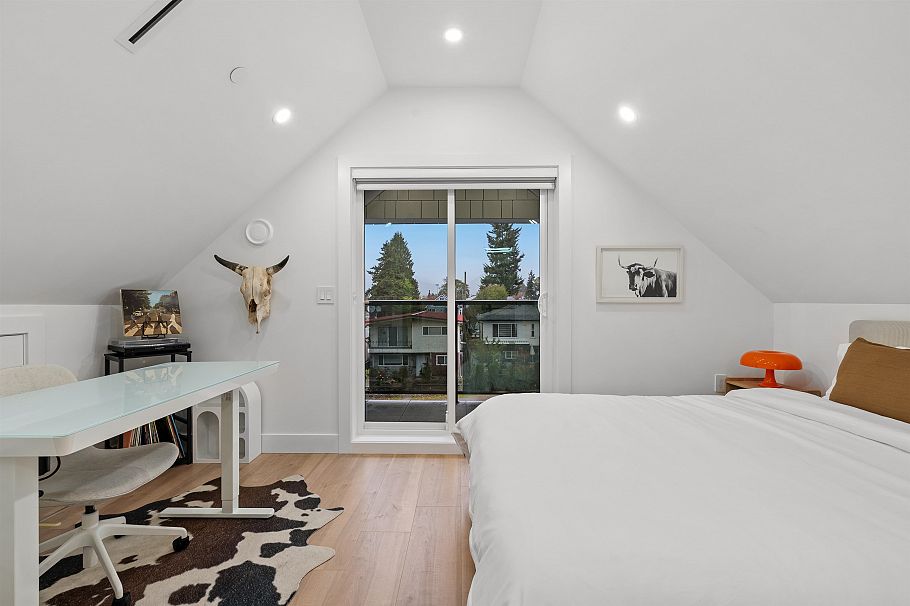 1 3344 Adanac Street Vancouver, BC - 28
