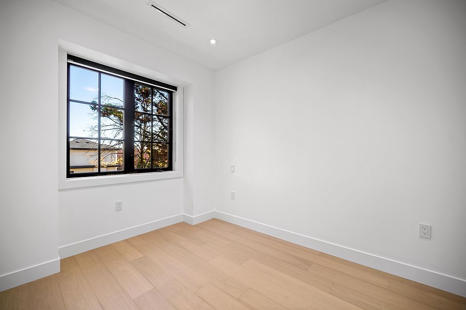 1 6879 Quebec Street Vancouver, BC - 9