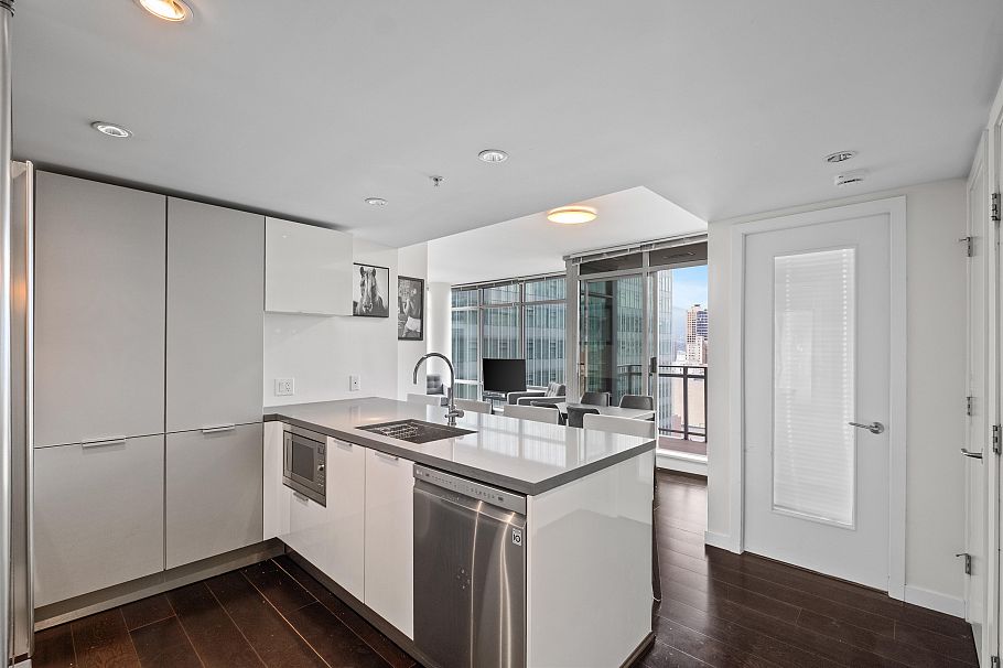 2106 788 Richards Street Vancouver, BC - 14