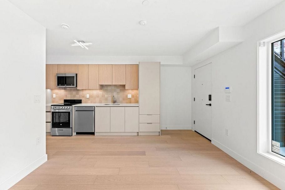 4518 Heather Street Vancouver, BC - 5