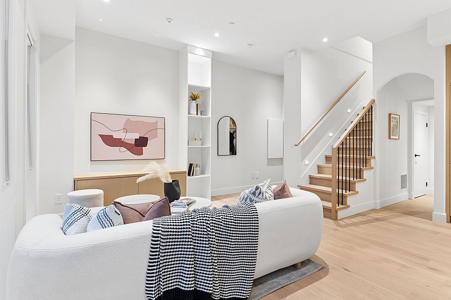 2 2541 E 2nd Avenue Vancouver, BC - 27