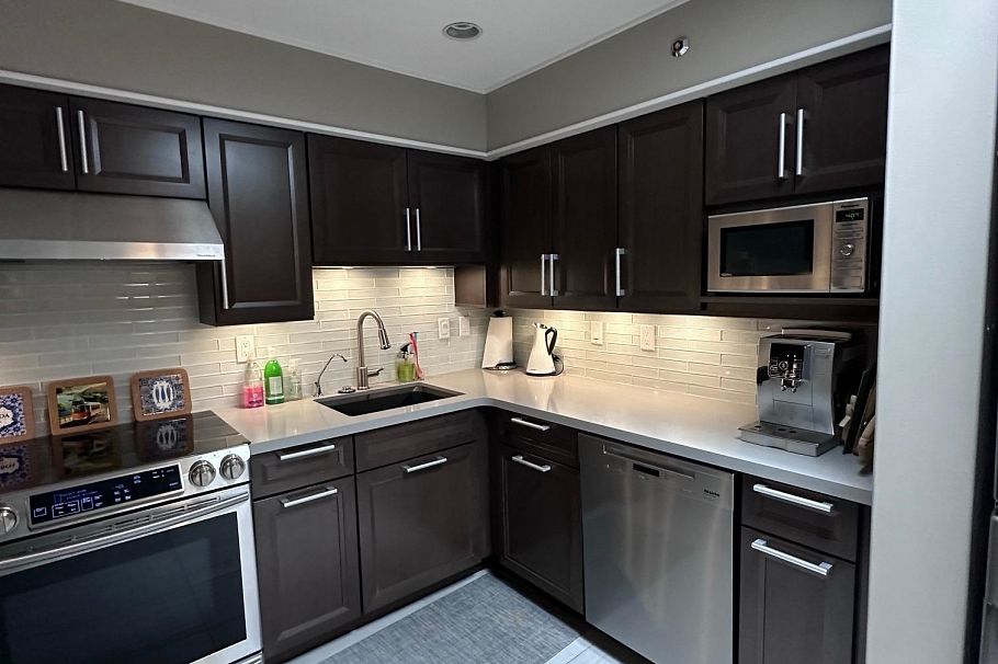 306 1345 W 4th Avenue Vancouver, BC - 2
